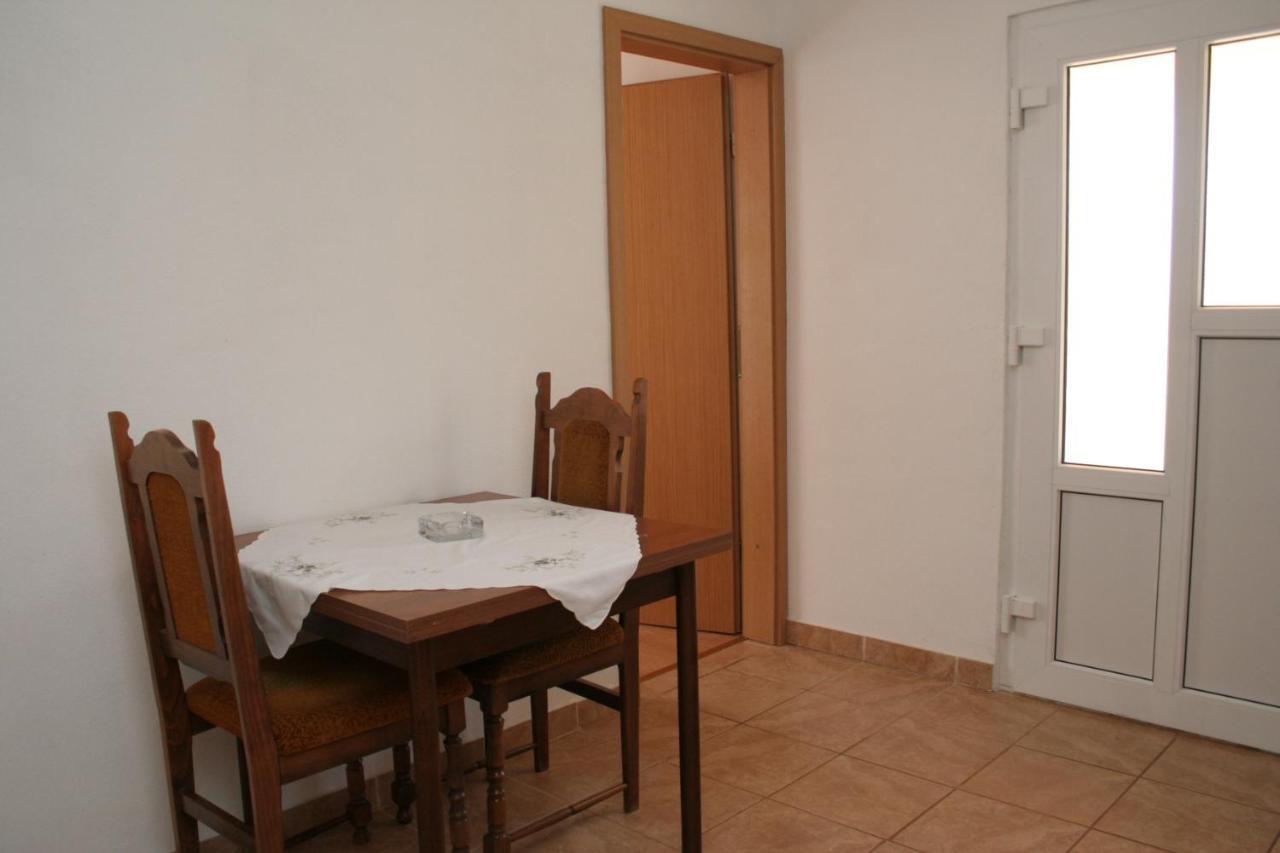 Apartment Zarace - Gdinj 4598A Exterior photo
